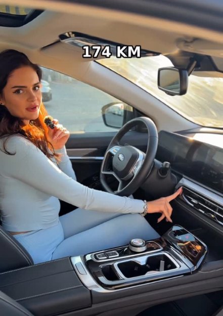 Rolka z prezentacją samochodu